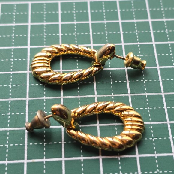 Trifari vintage 80s rope twist goldtone earrings - Picture 8 of 9